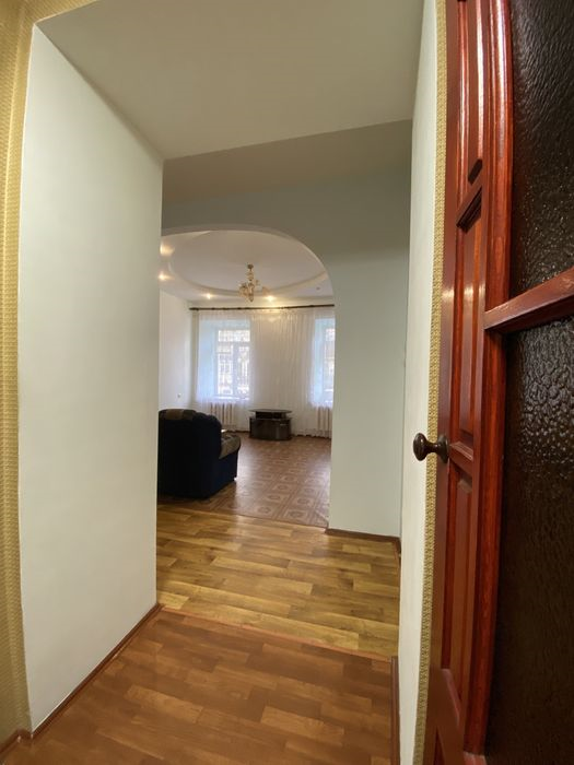 Продам 3-комнатную квартиру на Б.Хмельницкого